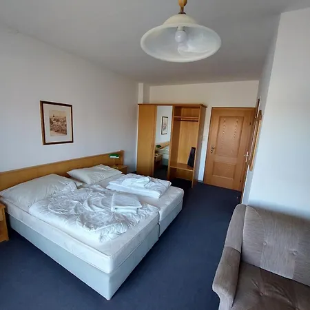 Konukevi Schager 3*